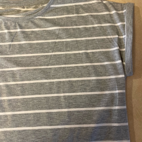 Zyia Gray Stripe Shoulder T - Picture 3 of 3